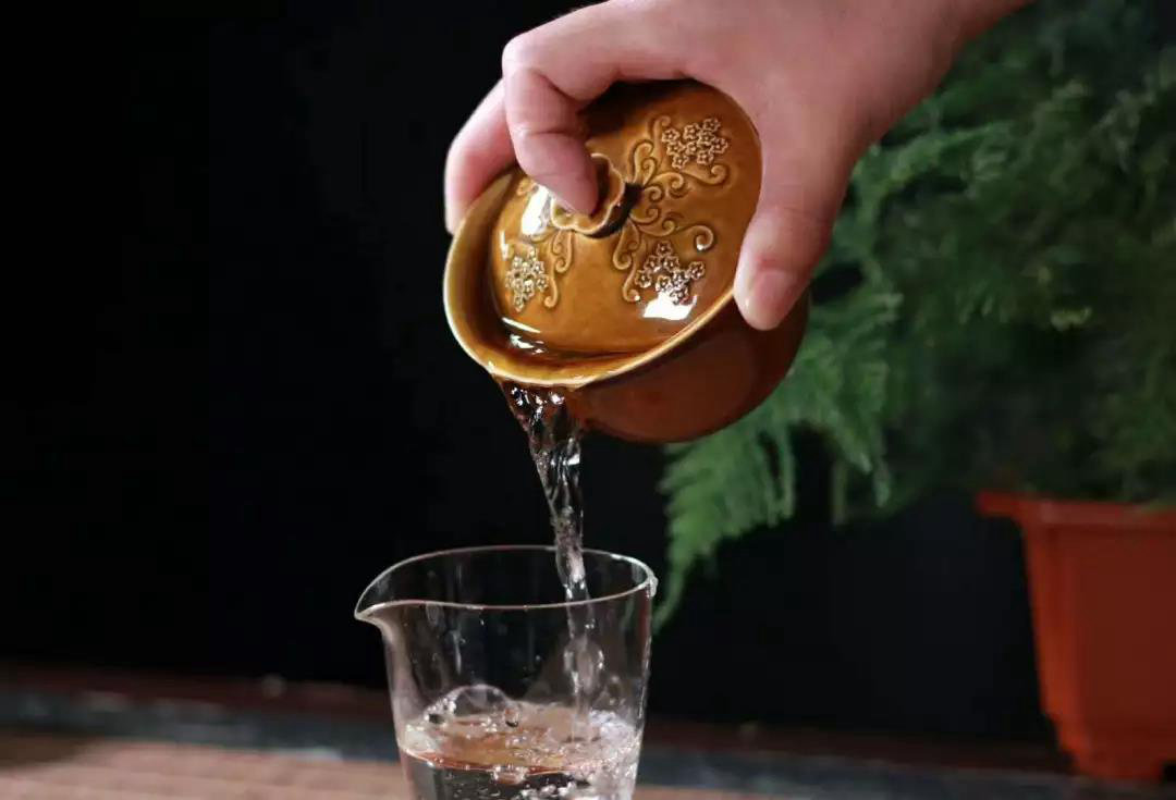 喝好茶，是要用蓋碗的
